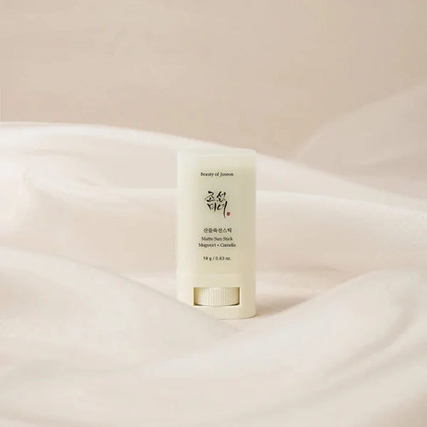 Matte Zonnestick: Bijvoet + Camilia (spf 50+ Pa++++)