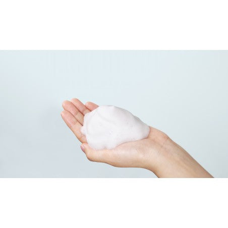 Rijke, hydraterende, schuimende reiniger